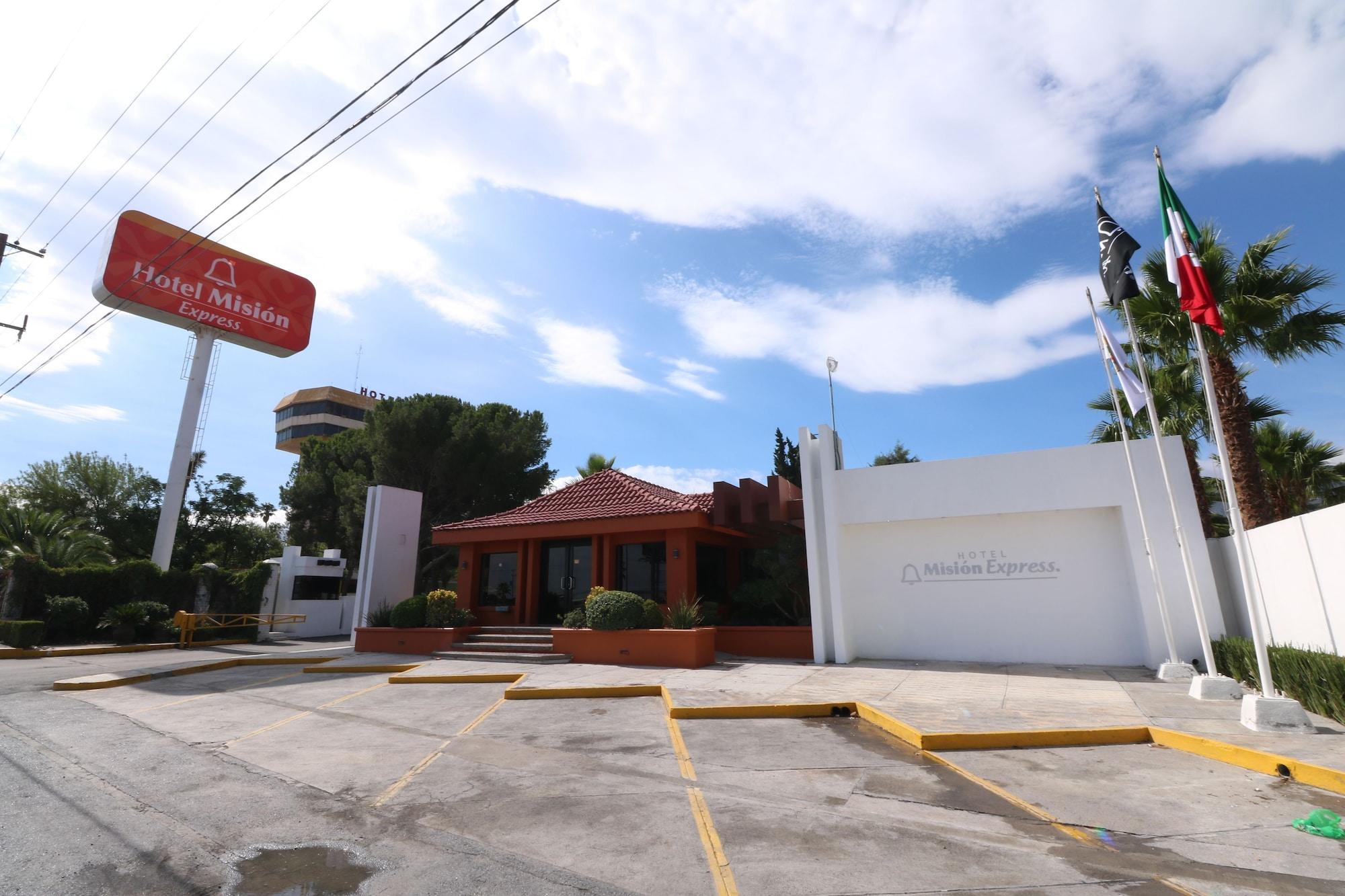 Mision Express Saltillo Ngoại thất bức ảnh